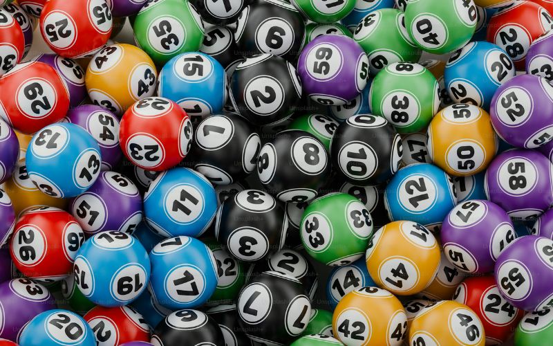 Người chơi nghiên cứu dữ liệu số để soi cầu lật liên tục